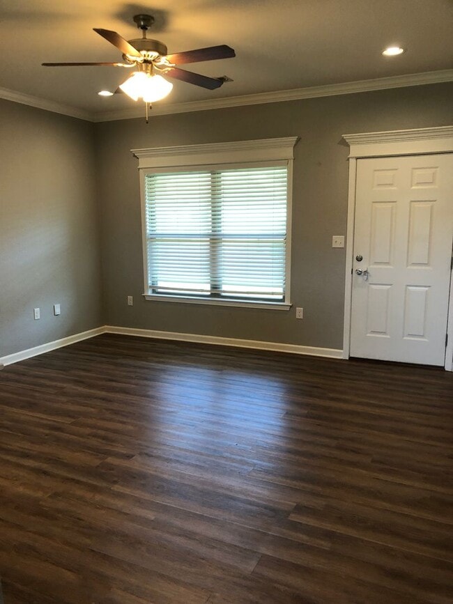 Building Photo - 1905 Rehoboth Cir