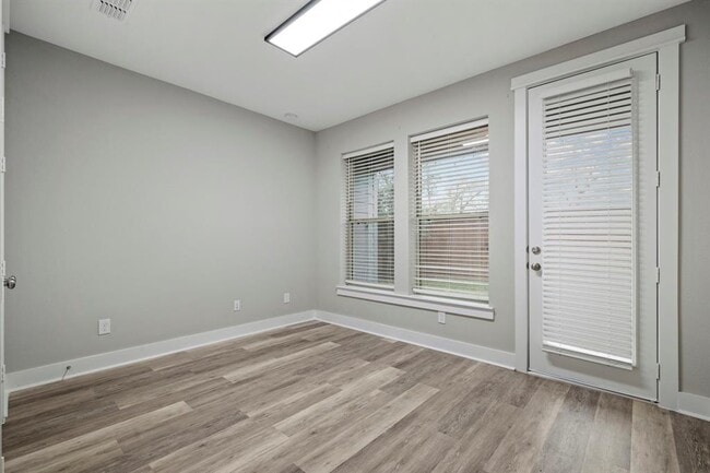 Building Photo - 1220 Sloane Manor Trace