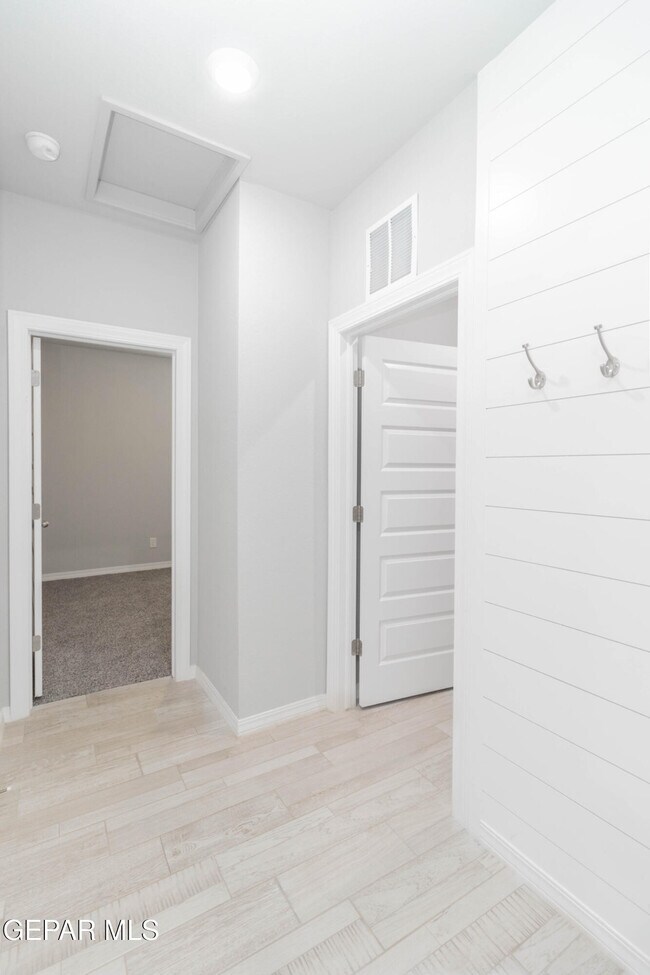 Building Photo - 13821 Madero Dr