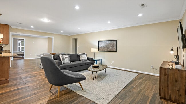 Building Photo - 7103 Highland St