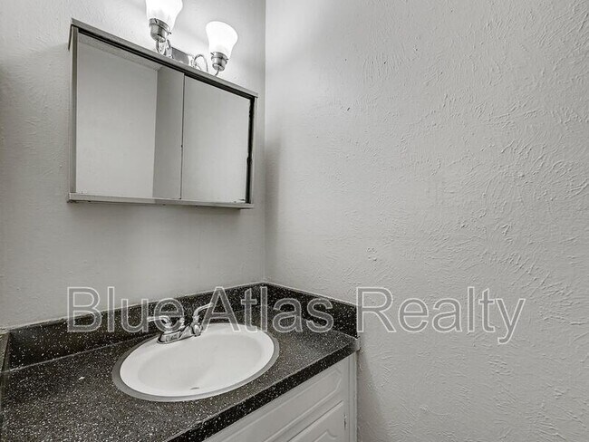 Building Photo - 1908 Nolen Ct