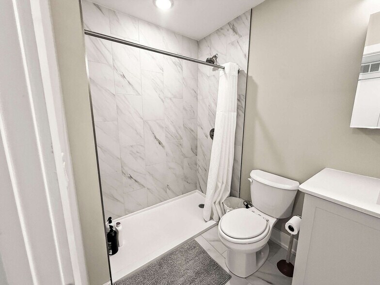 Building Photo - 626 N Delaware Ave