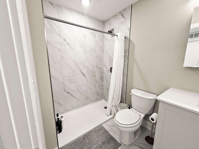 Building Photo - 626 N Delaware Ave