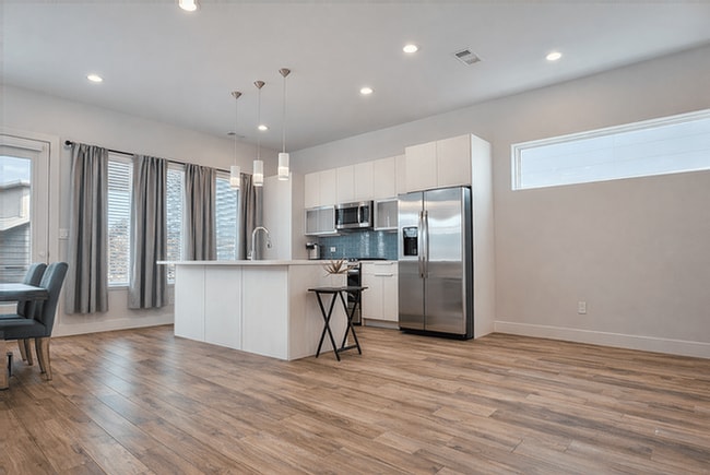 Building Photo - 4413 Santorini Ln