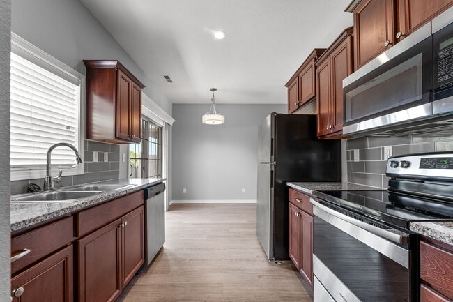 Building Photo - 1/2 OFF 1ST MONTHS RENT!!! NEW LUXURY 3 BED 2.5 BATH TOWNHOUSE!!!