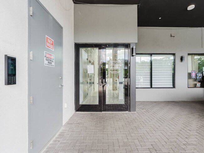 Building Photo - 2750 Griffin Rd