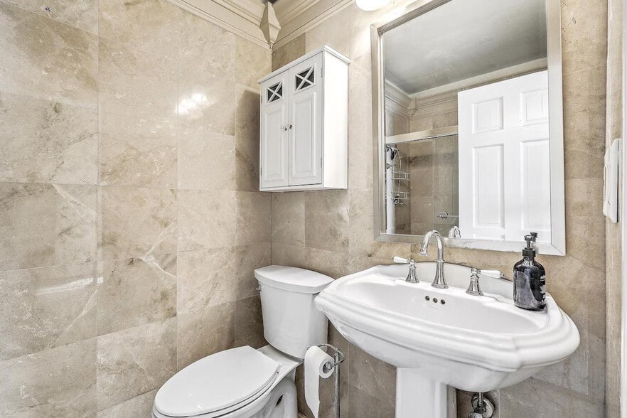 Building Photo - 14 Murray Blvd