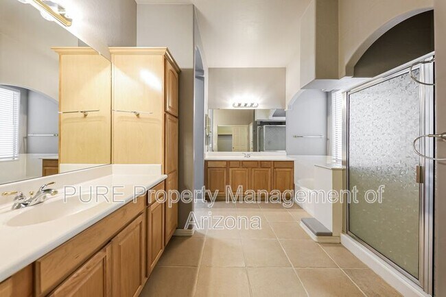 Building Photo - 16812 W Northampton Rd