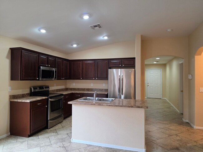 Building Photo - 7805 S 48th Ln