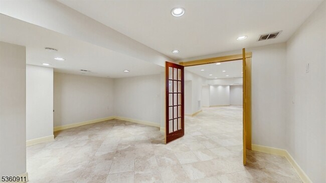 Building Photo - 104 Briar Ct