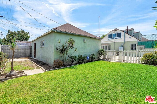 Building Photo - 3439 W 84th Pl