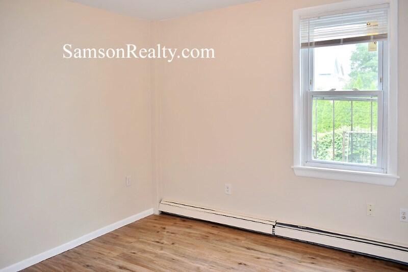 Building Photo - 108 Ives St