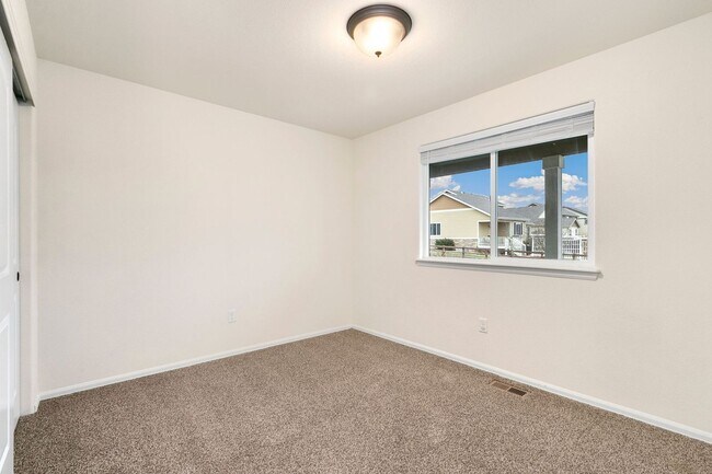 Building Photo - RainDance Resort-Style Living with 5 Bedroom, 3 Bathroom Ranch Home!
