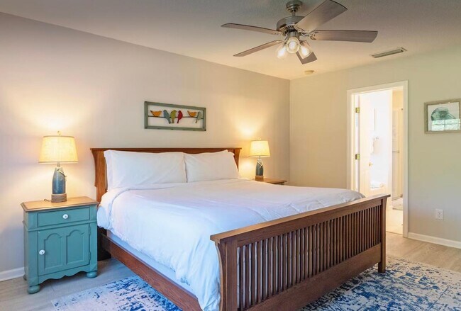 Building Photo - 5340 4th St