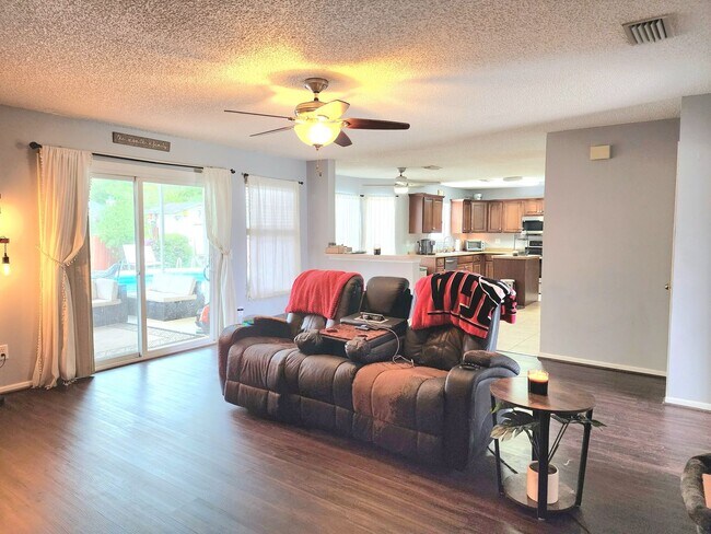 Building Photo - 4 Bedroom 2.5 Bath with in ground pool located in Lake Asbury