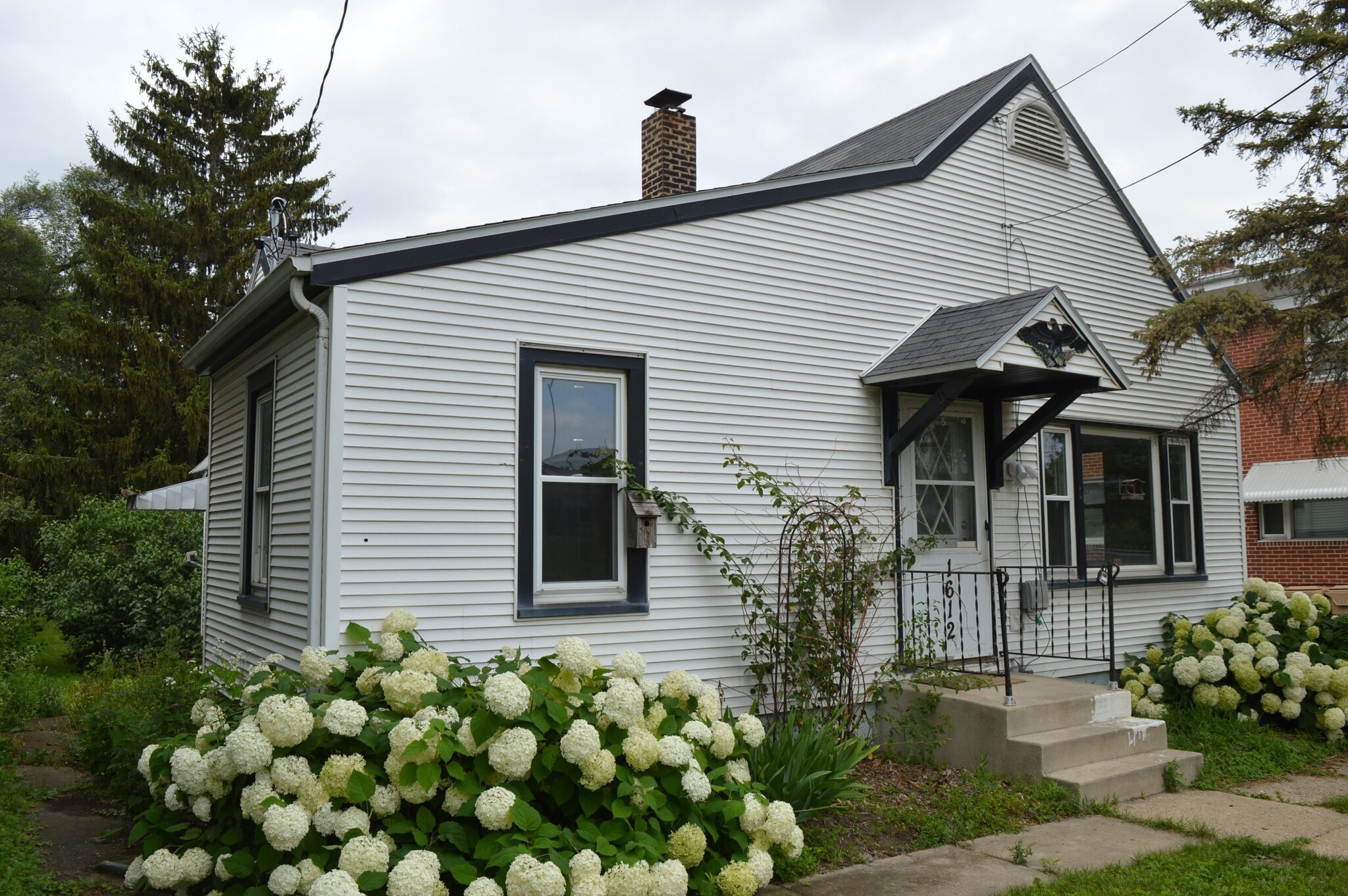 Building Photo - 1612 Packers Ave