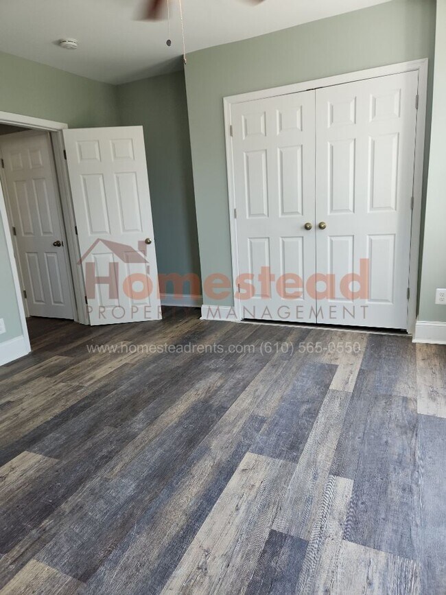 Building Photo - 415 Colwyn Ave
