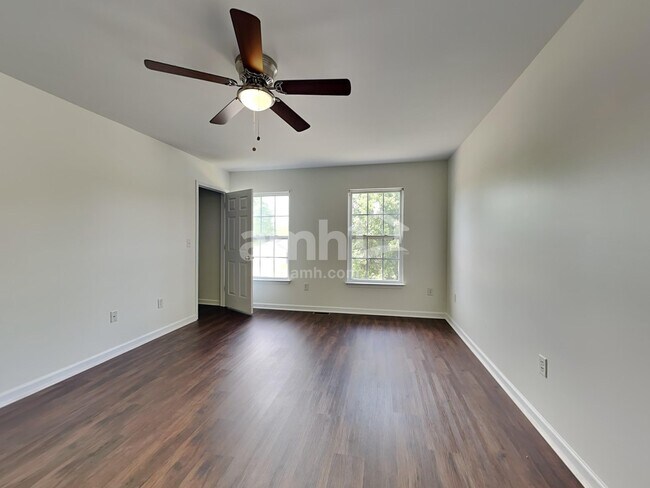 Building Photo - 5 Natalie Ct