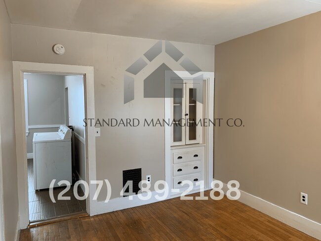 Building Photo - 15 Kennebec St