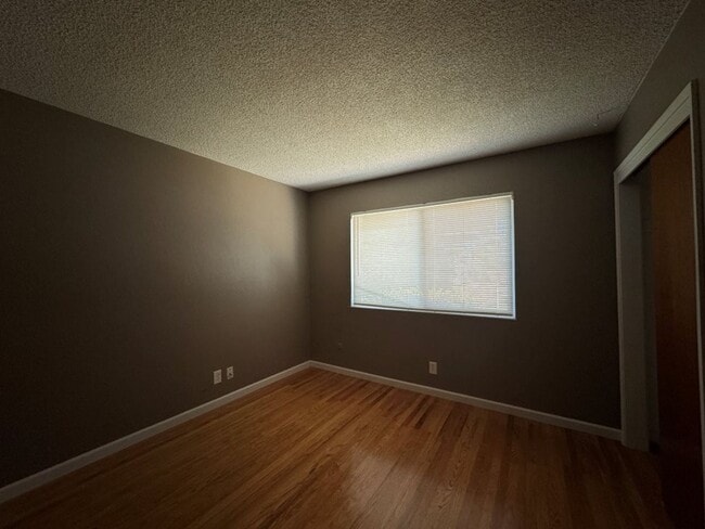 Building Photo - Charming 3 Bedroom Home with Foothill Views