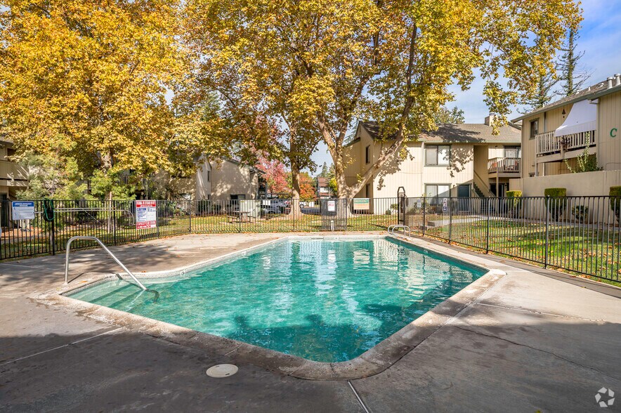 Walnut Garden Apartments 5124 Gibbons Dr Carmichael CA 95608