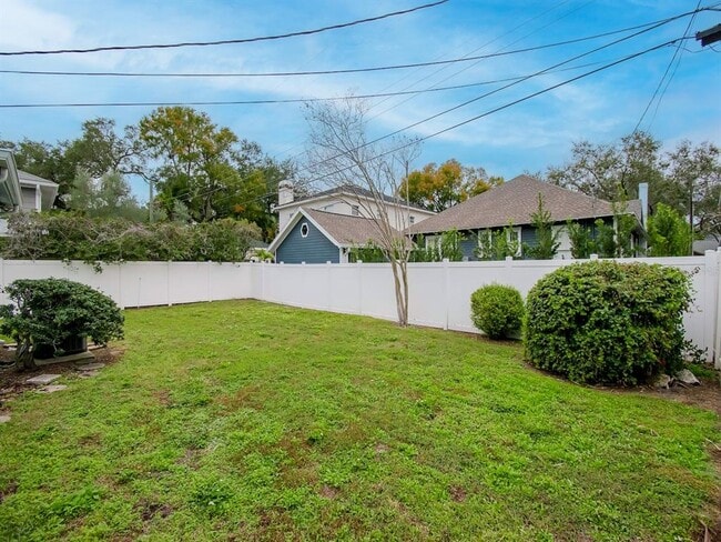 Building Photo - 2607 W Jetton Ave