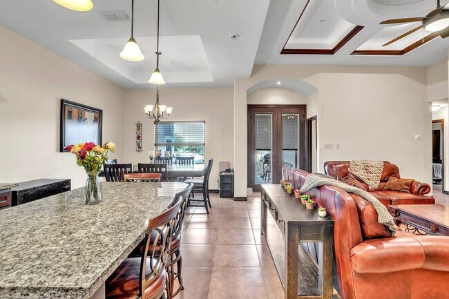 Building Photo - 317 Altozano Dr