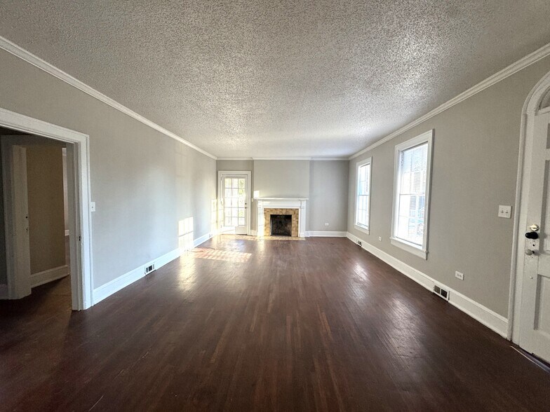 Building Photo - 1020 Cherry Hills Ct