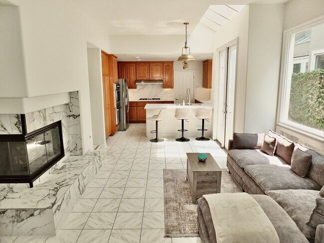 Building Photo - 6225 Napoli Ct