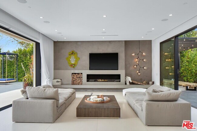 Building Photo - 6029 Melvin Ave