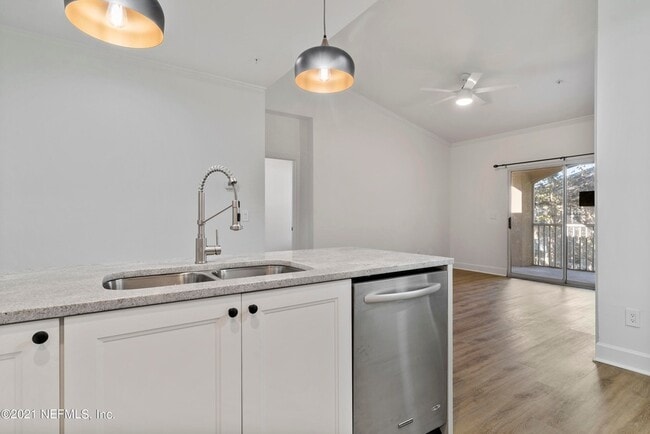 Building Photo - 230 Colima Ct