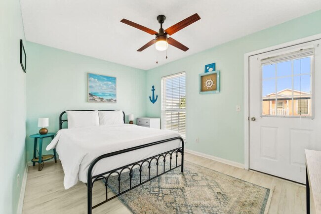 Building Photo - 17212 Front Beach Rd