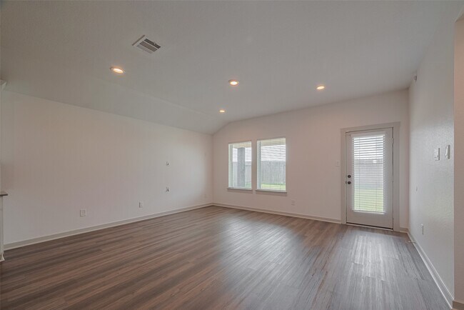 Building Photo - 14519 Sweetwater Dr