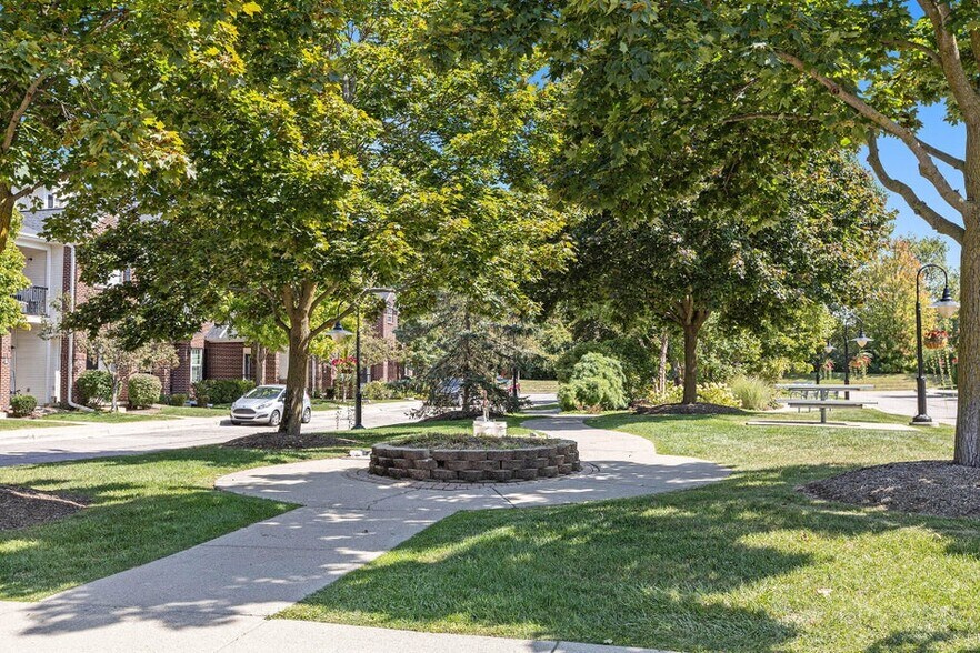 Building Photo - 331 Scio Village Ct