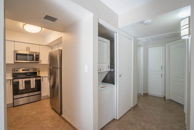 Building Photo - 8550 E McDowell Rd