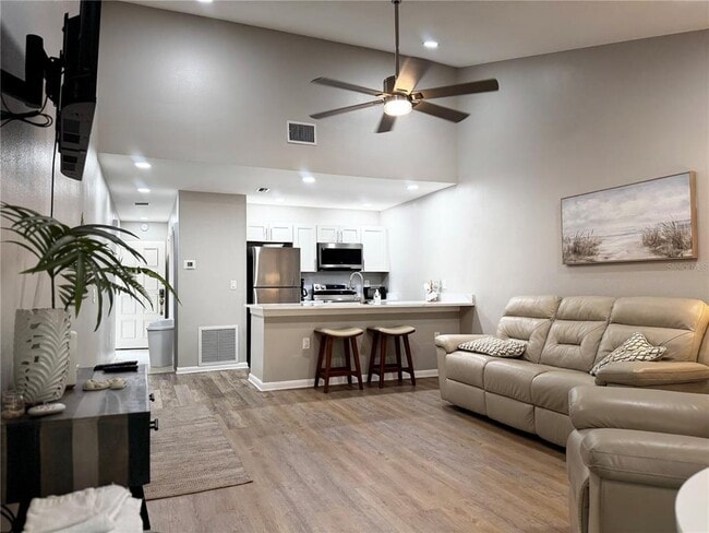 Building Photo - 4707 Winslow Beacon