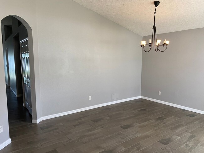 Building Photo - Beautiful Home Located In Tavares