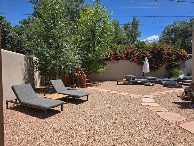 Building Photo - 127 Sereno Dr