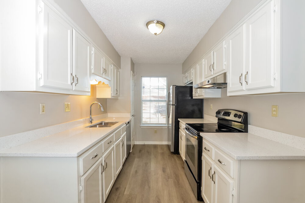 Building Photo - 6597 Sungate Dr S