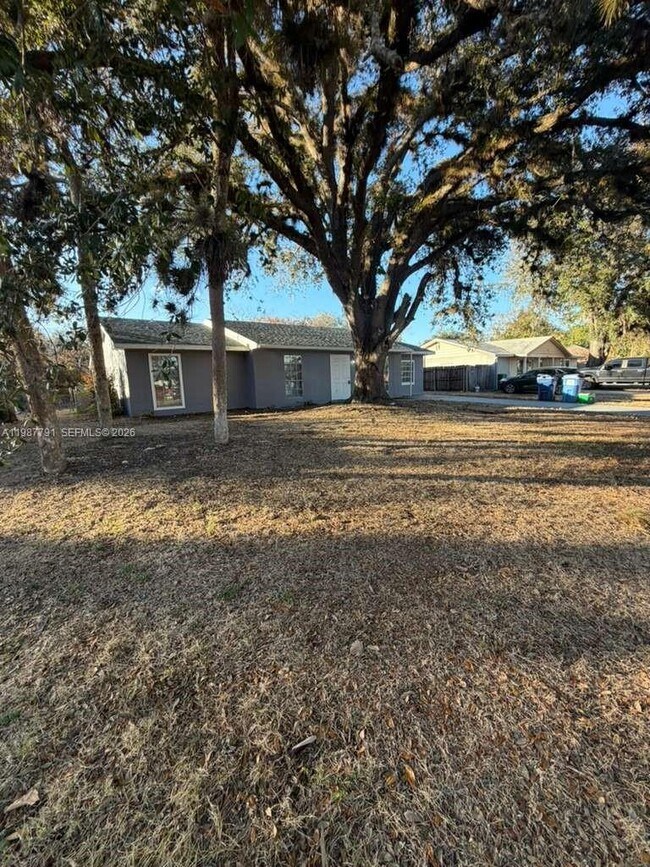 Building Photo - 4030 School Cir