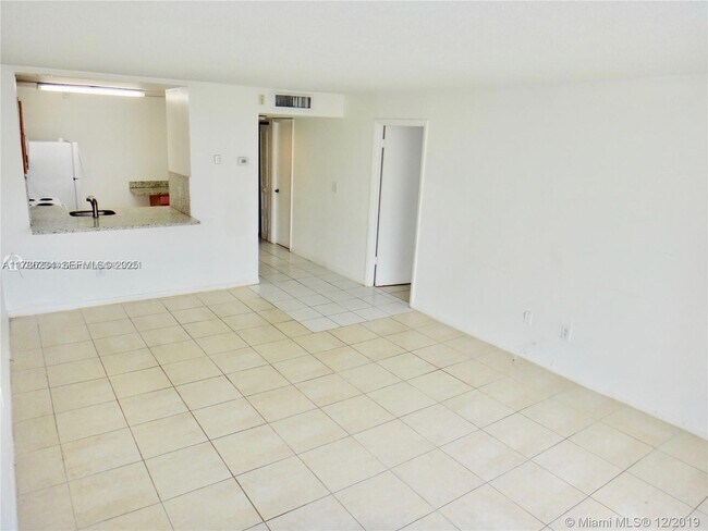 Building Photo - 498 NW 165th St