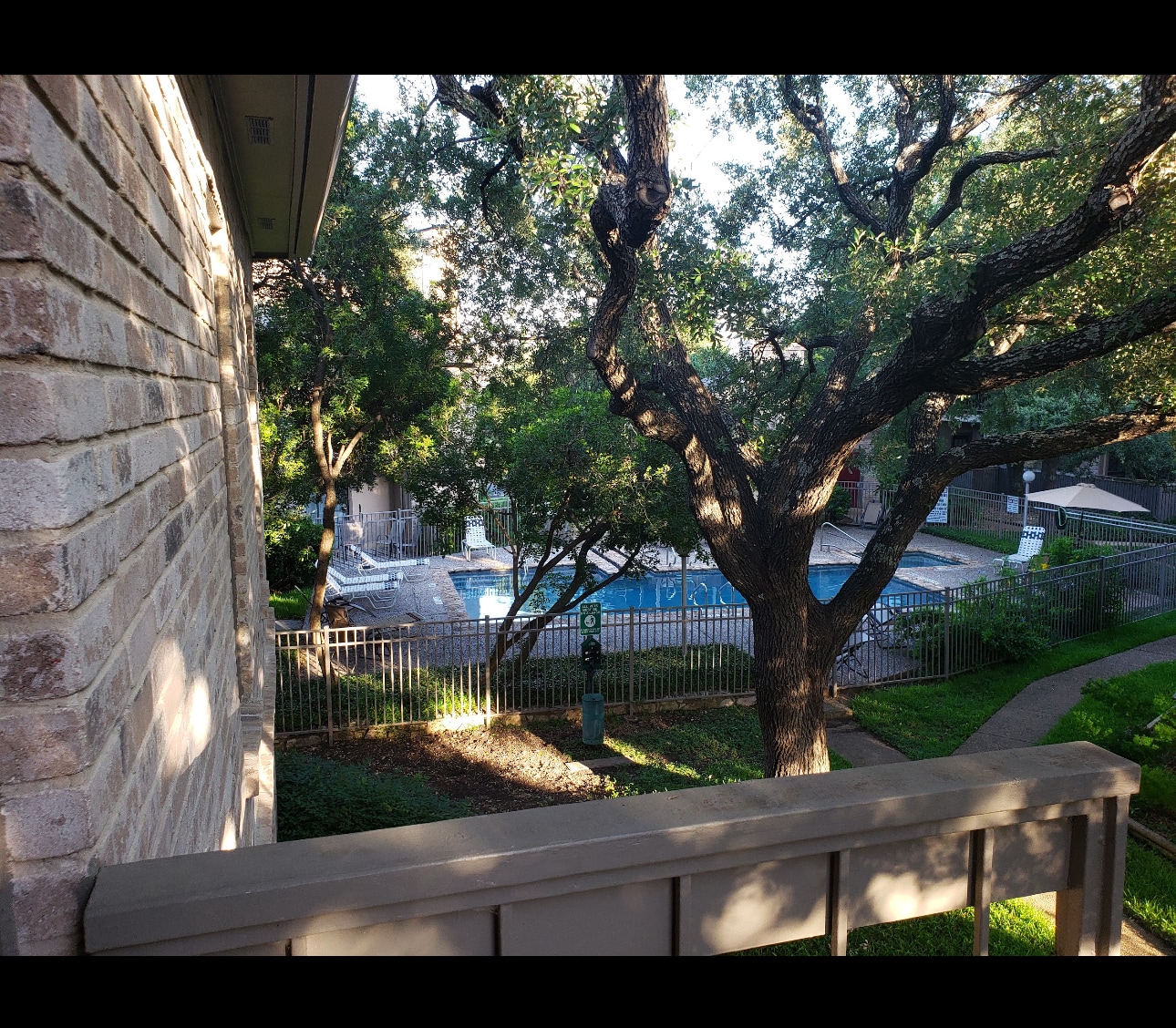 Building Photo - 11839 Parliament St