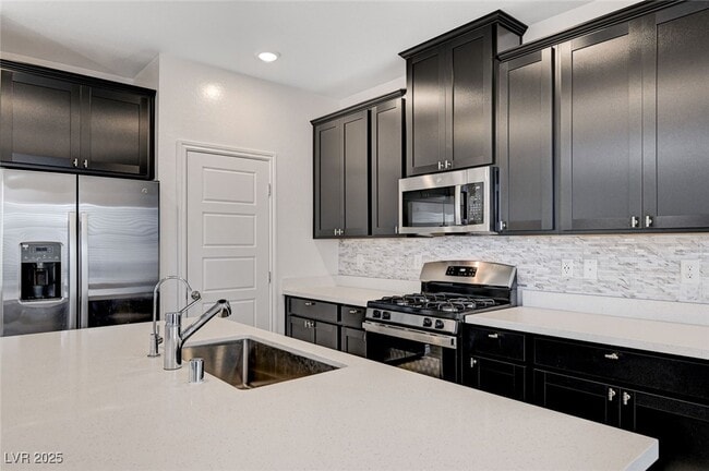Building Photo - 600 Carriage Hill Dr