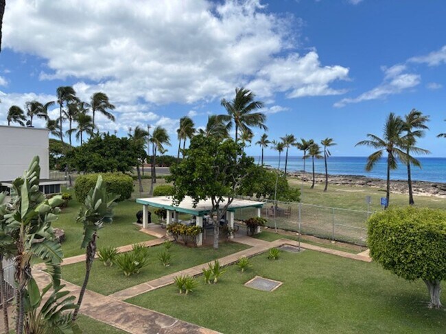 Building Photo - MAKAHA SURFSIDE