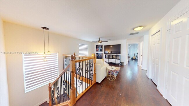 Building Photo - 5092 SW 173rd Ave
