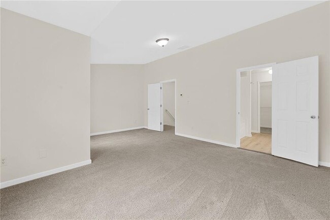 Building Photo - 318 Knelston Oak Dr NE