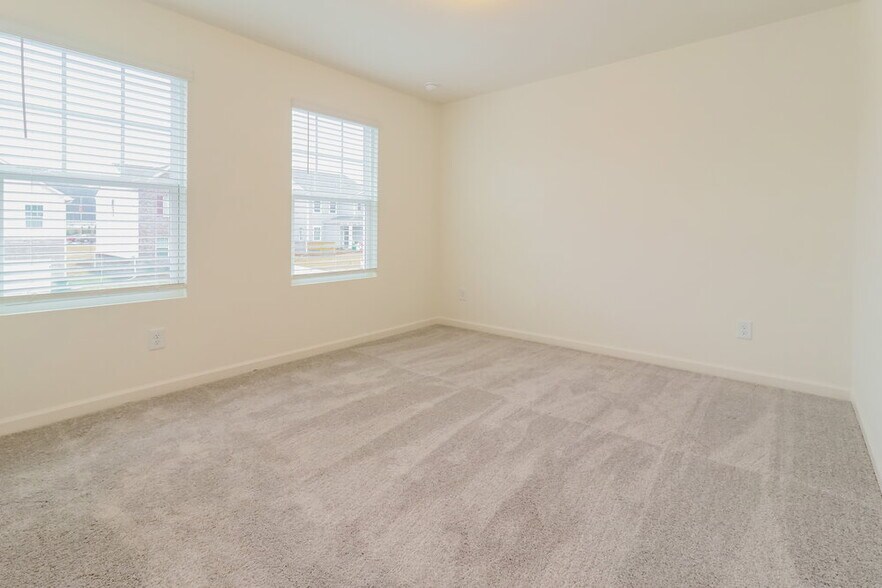 Building Photo - 445 Knightsbridge Ln