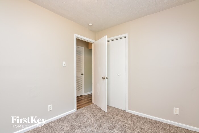 Building Photo - 295 Charlotte Blvd