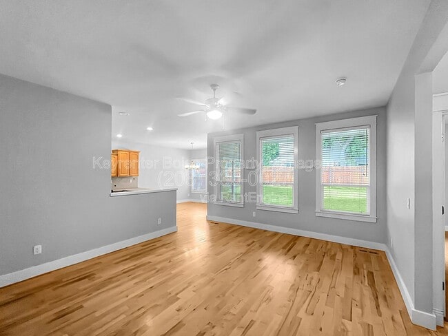 Building Photo - 2120 N Eagle Creek Ln