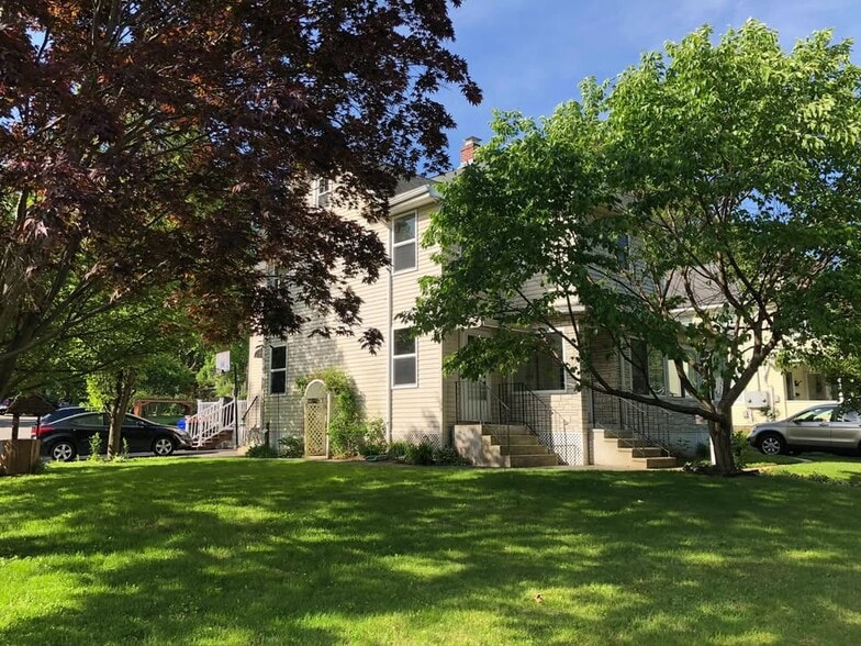 Building Photo - 20 Highwood Ave